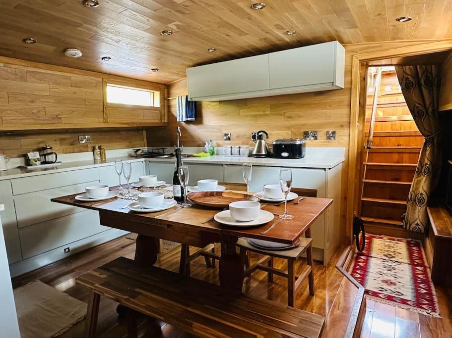 Unique Houseboat Experience I Central City Break York Esterno foto